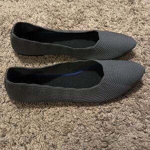 Women’s flats